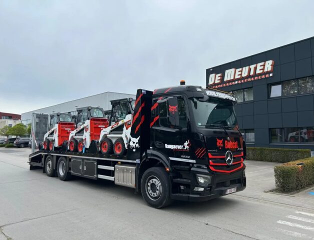 Des Bobcat pour De Meuter