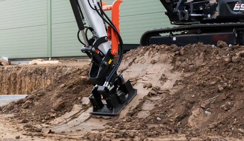 Bobcat verdichtingsplaat bouw Vangaever Bobcat 01
