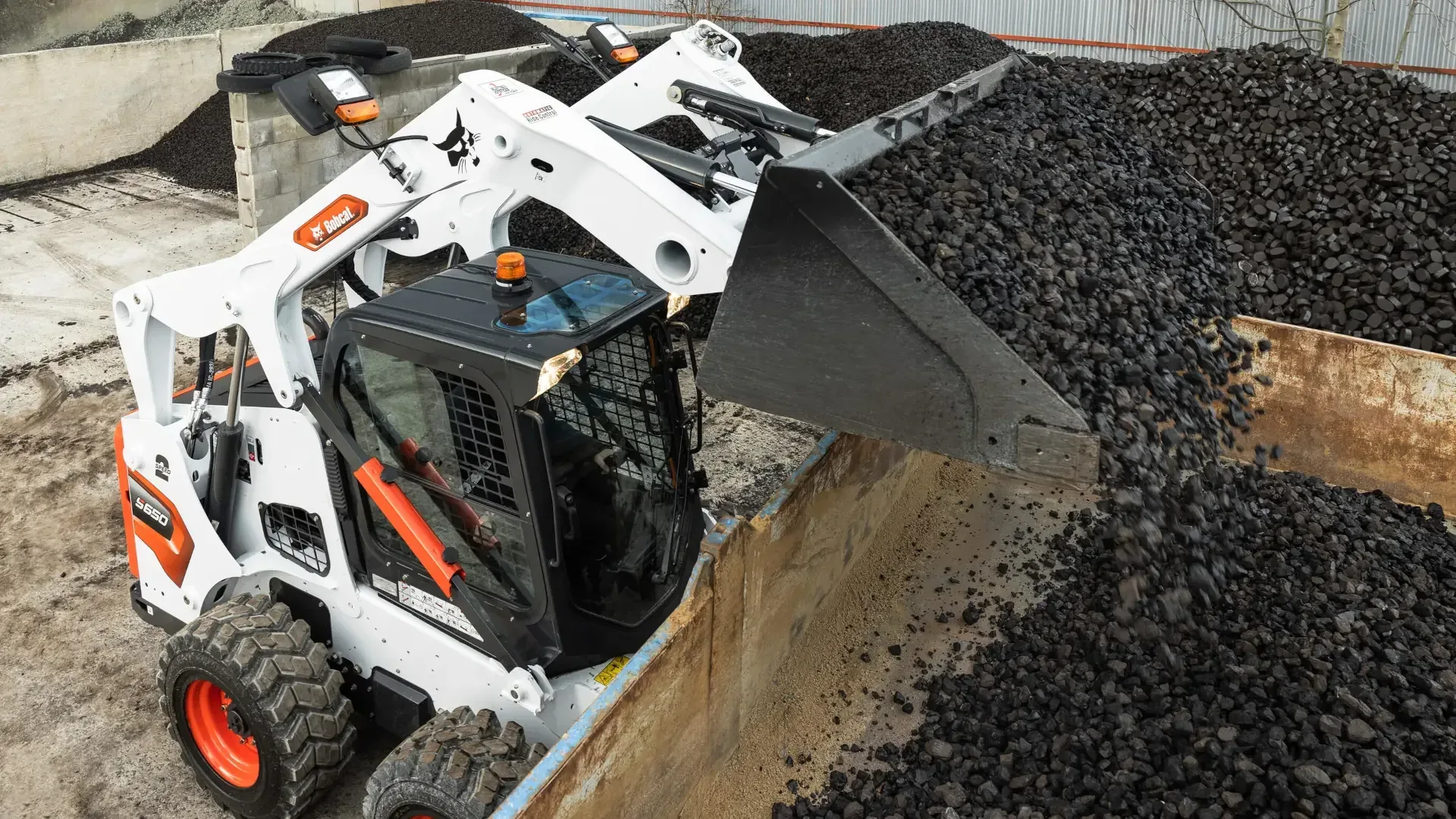 Bobcat s650 schranklader Bobcat Vangaever 11