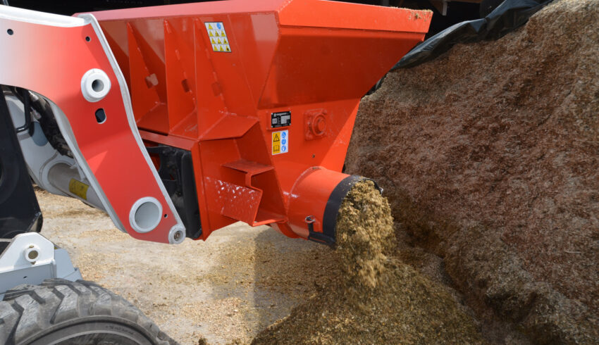 Voederbak bobcat vangaever 1