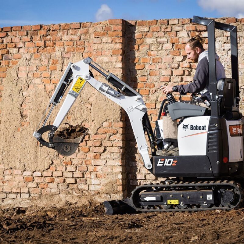 Bobcat E10z minigraver Bobcat Vangaever 01