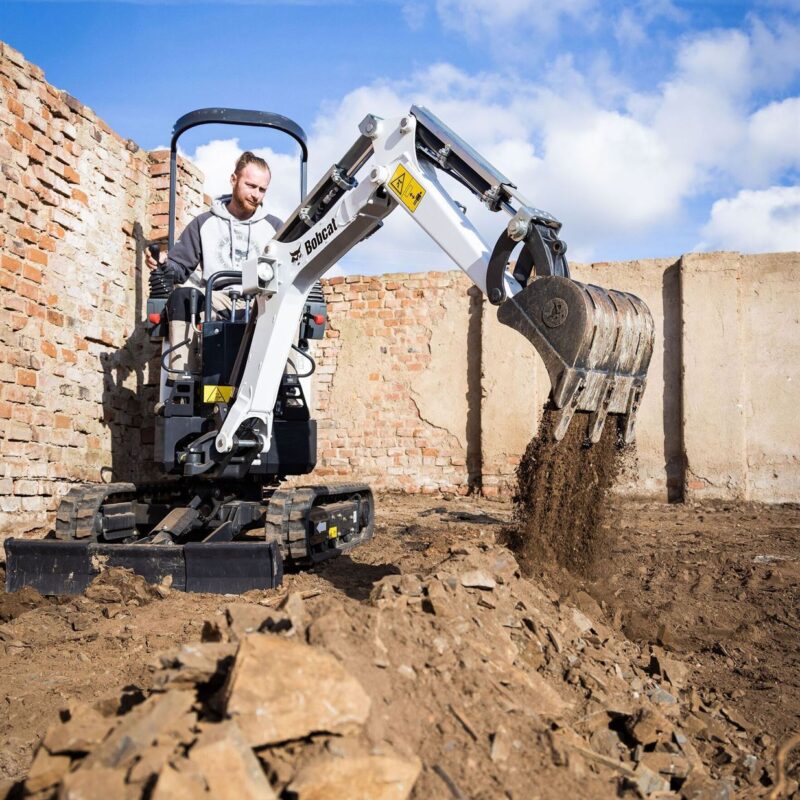 Bobcat E10z minigraver Bobcat Vangaever 02