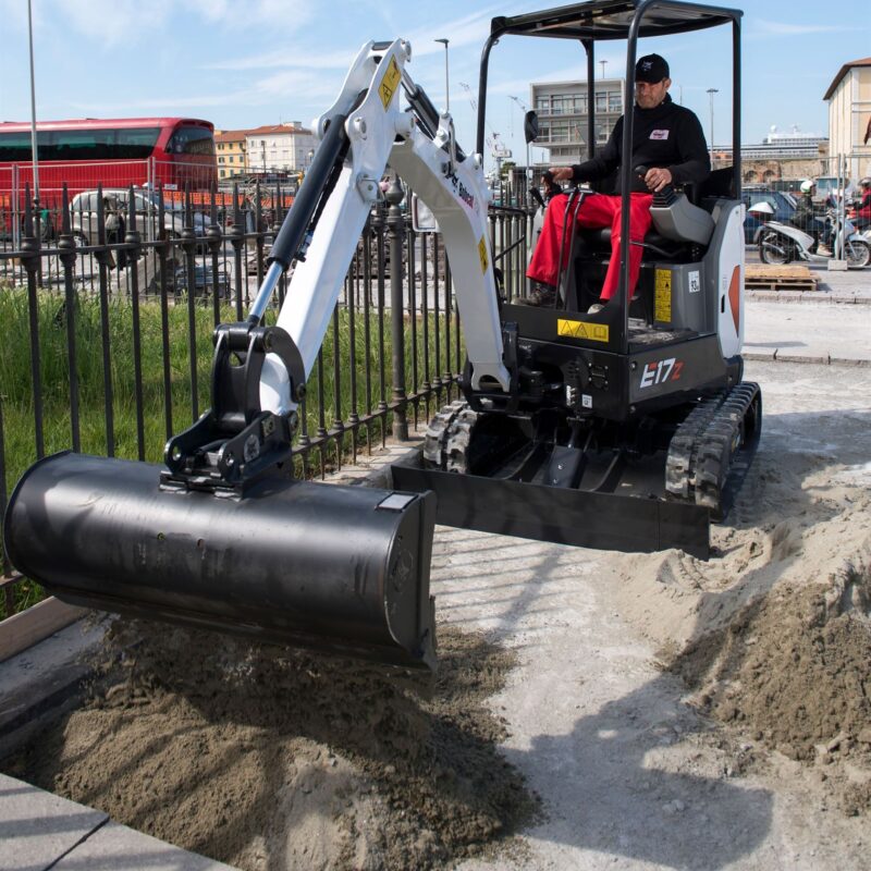 Bobcat E17z minigraver Bobcat Vangaever 02