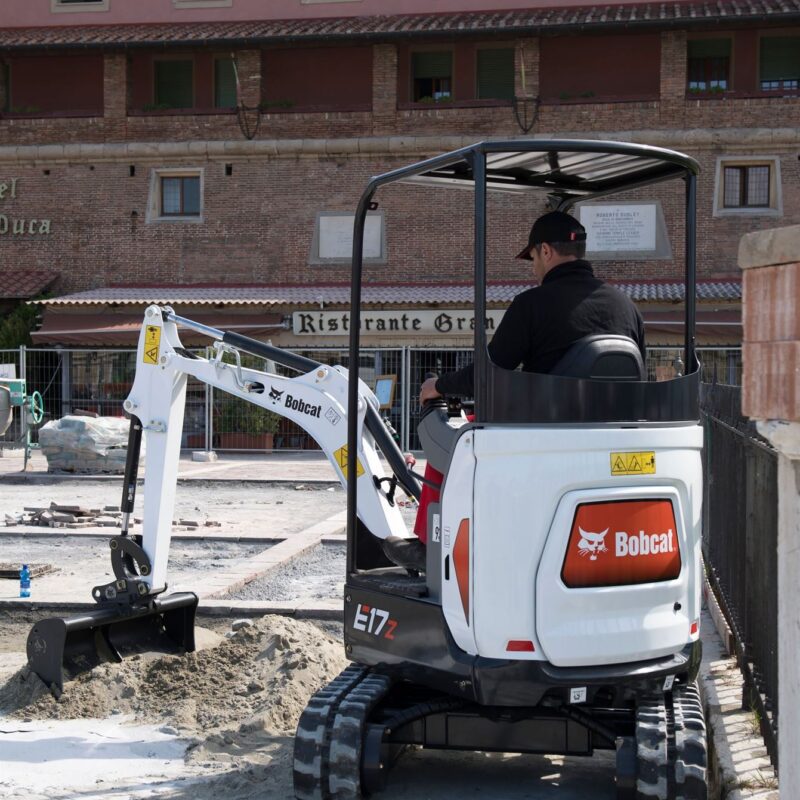 Bobcat E17z minigraver Bobcat Vangaever 03