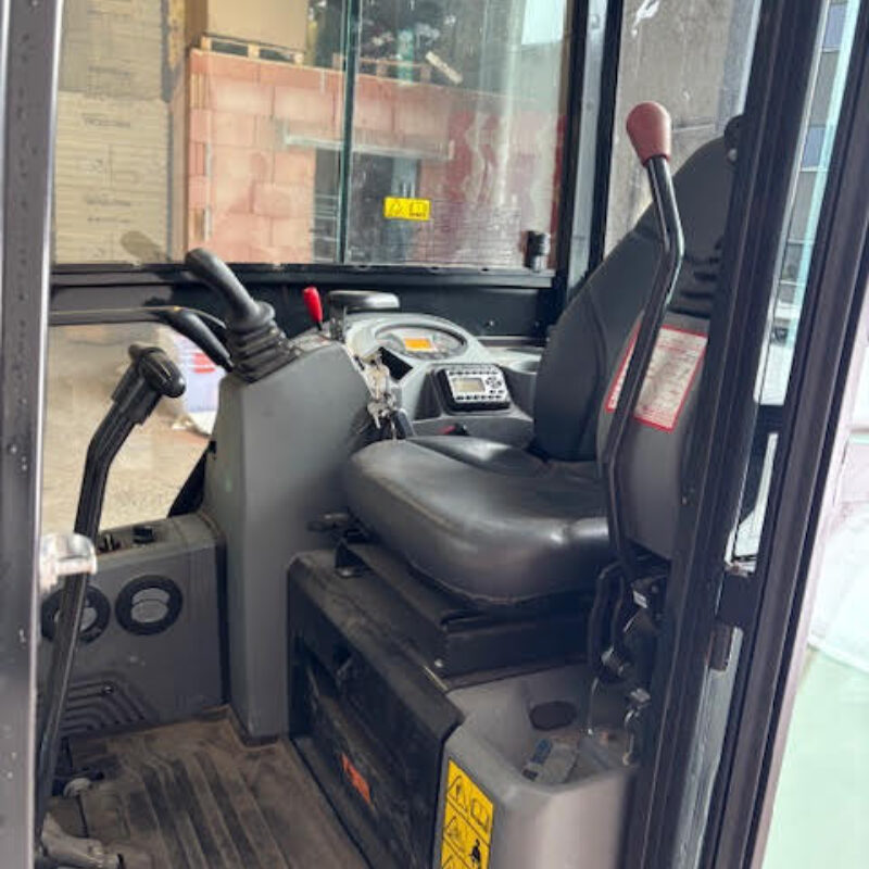 Bobcat E19 115uren 04