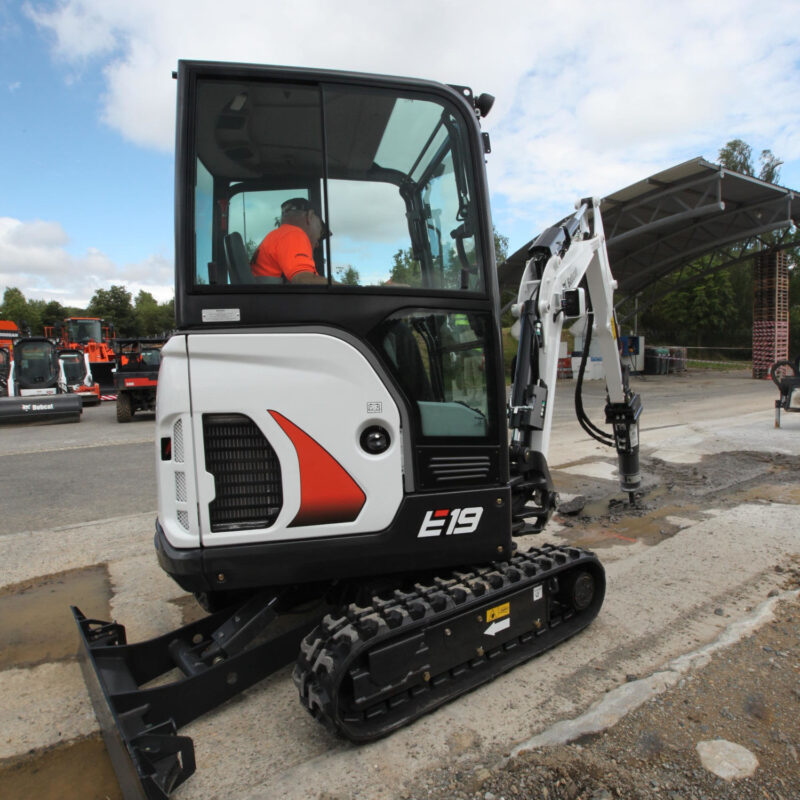 Bobcat E19 minigraver Bobcat Vangaever 01