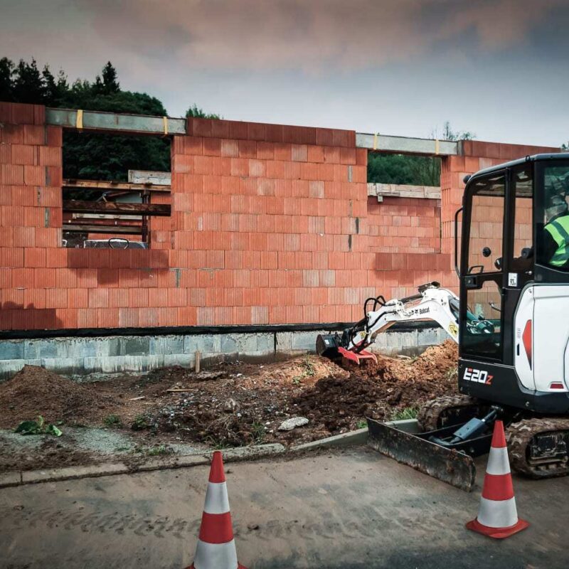 Bobcat E20z minigraver Bobcat Vangaever 01