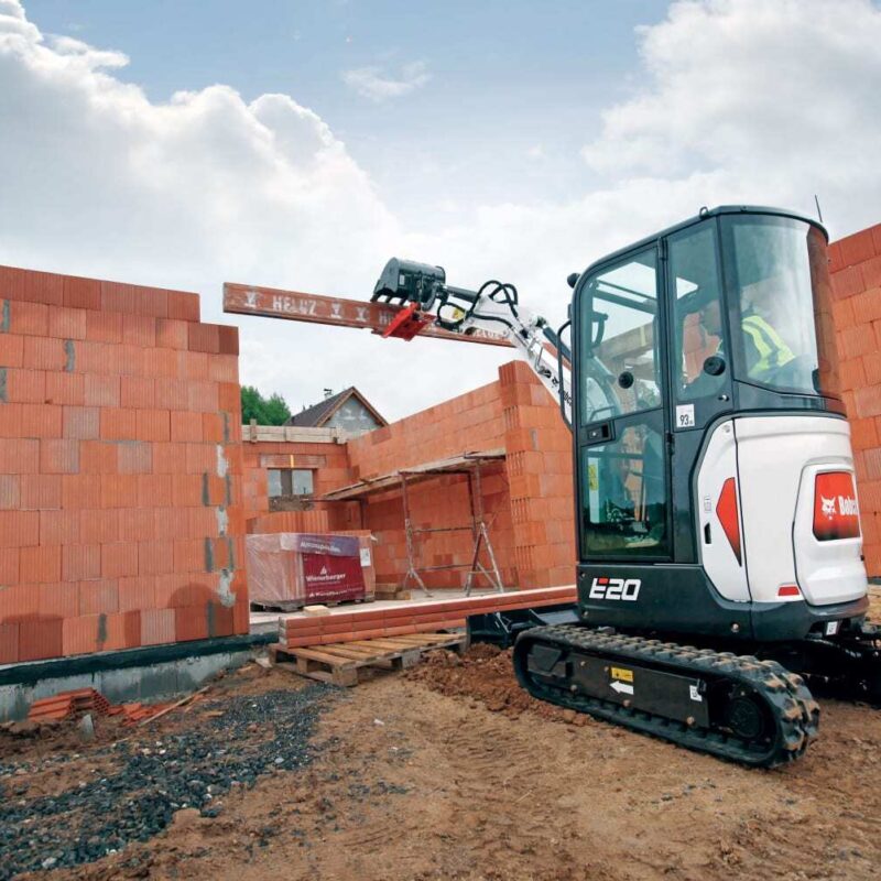 Bobcat E20z minigraver Bobcat Vangaever 03