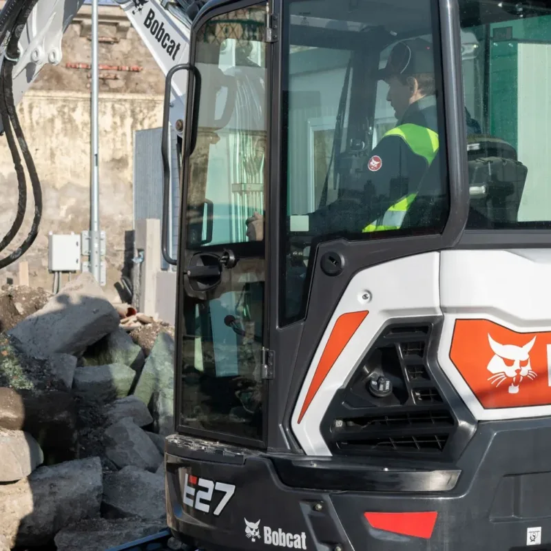 Bobcat E27 minigraver Bobcat Vangaever 02