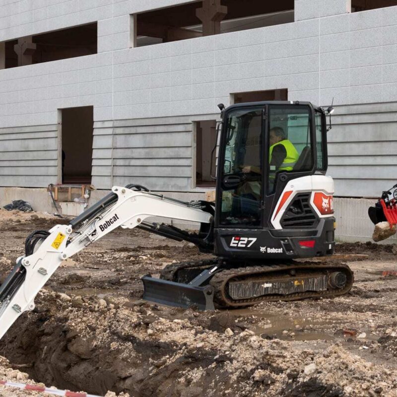 Bobcat E27 minigraver Bobcat Vangaever 03
