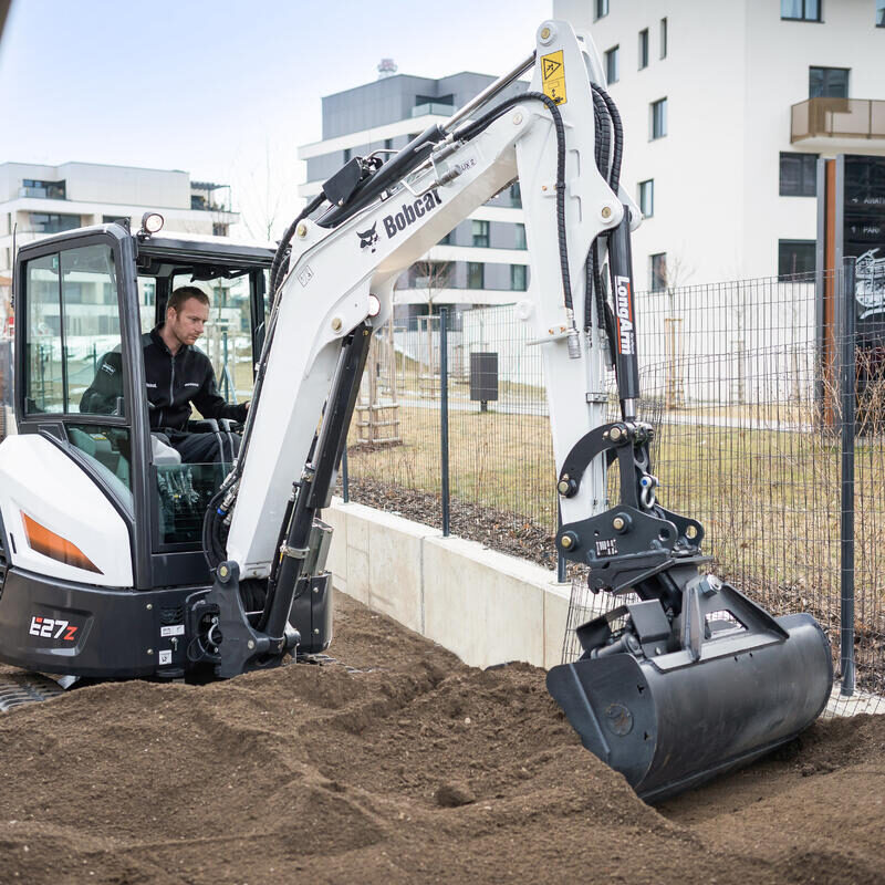 Bobcat E27z minigraver Bobcat Vangaever 04