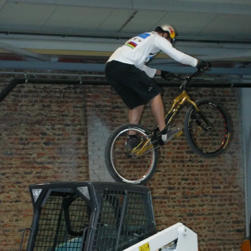 Een goede band bij Bobcat Vangaever Belaey trials