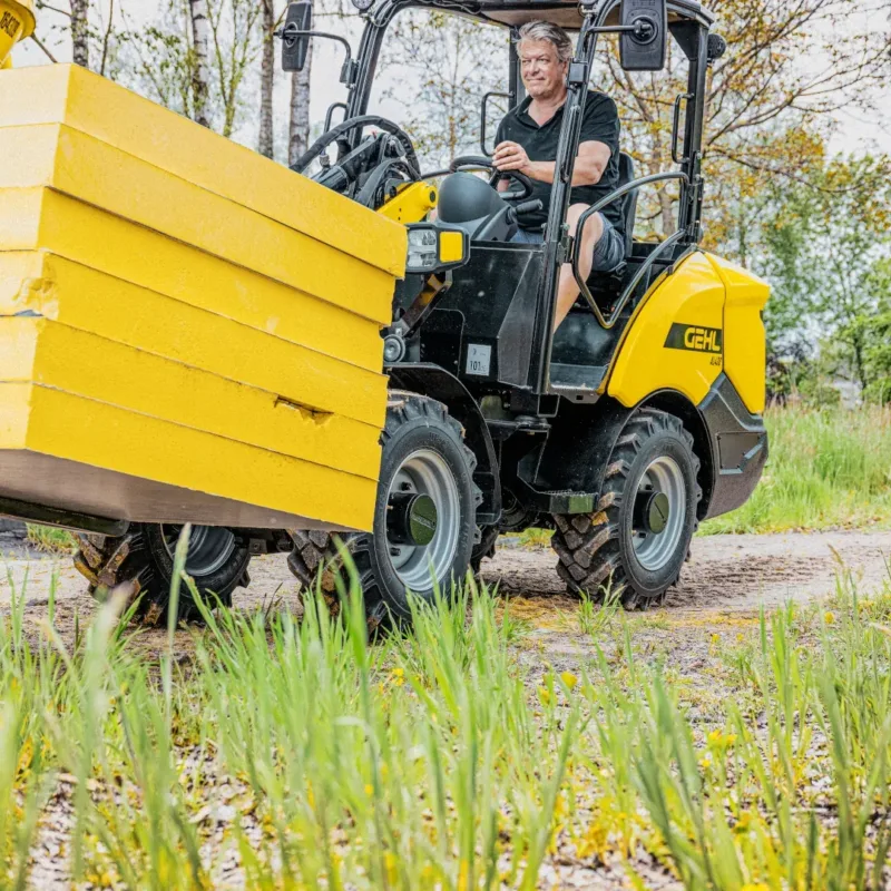 Gehl AL430 kniklader Vangaever 4