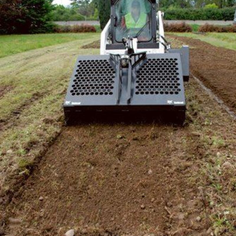 Hark met steenopvang Bobcat Vangaever 2