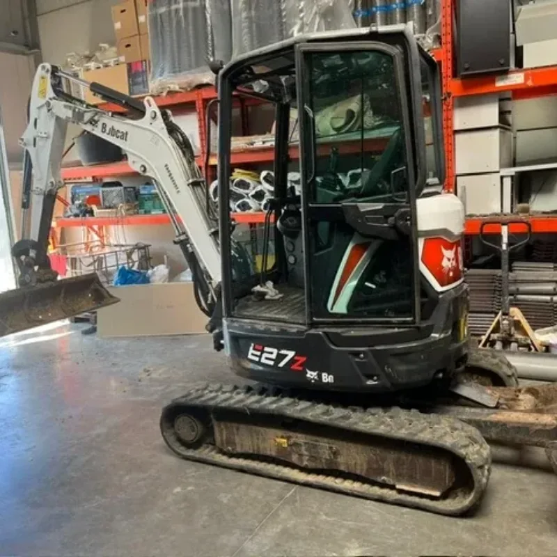 Jongokkazie Bobcat E27z minigraver Bobcat Vangaever 02