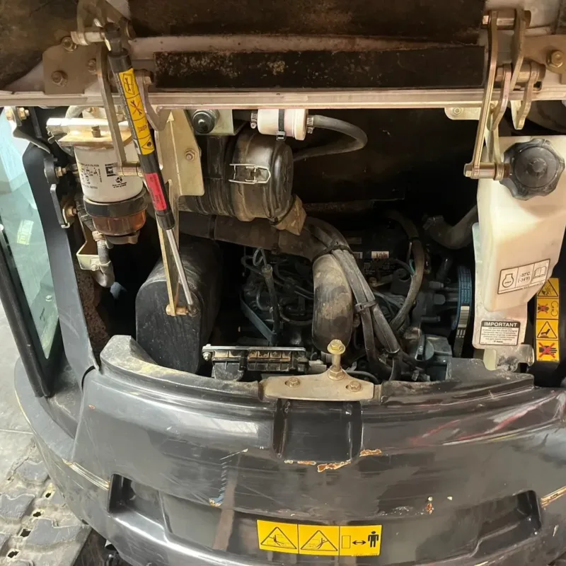 Jongokkazie Bobcat E27z minigraver Bobcat Vangaever 03