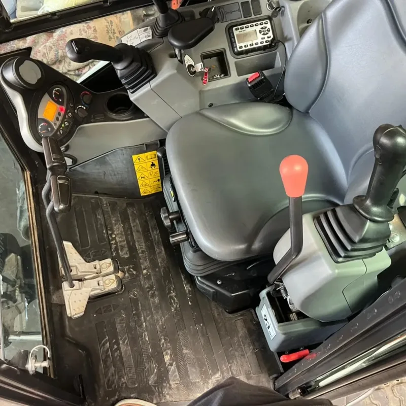 Jongokkazie Bobcat E27z minigraver Bobcat Vangaever 04