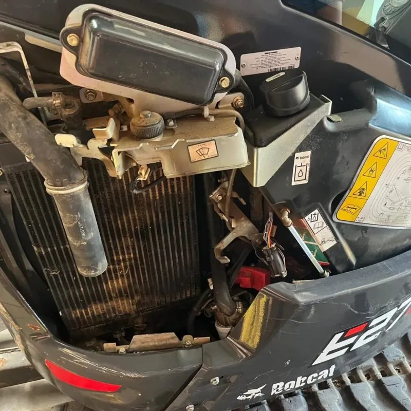 Jongokkazie Bobcat E27z minigraver Bobcat Vangaever 05