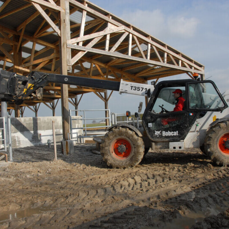 Betonmengbak bobcat vangaever 4