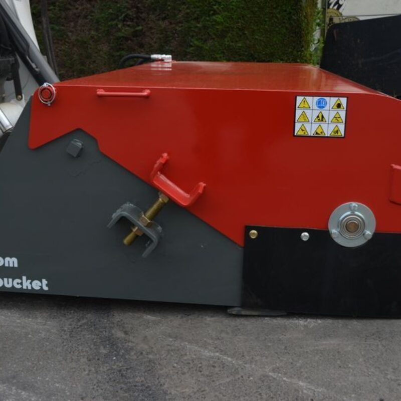 Gesloten veegborstel met opvangbak bobcat vangaever 3