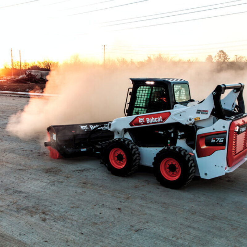 Keerbezem bobcat vangaever 2