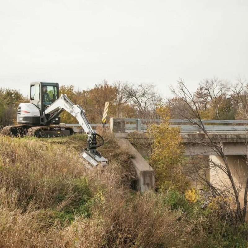 Klepelmaaier heavy duty graafmachine bobcat vangaever 02
