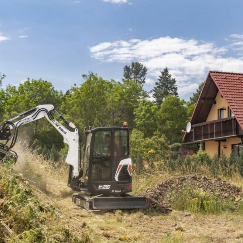 Klepelmaaier zelfnivellerend graafmachine bobcat vangaever 02