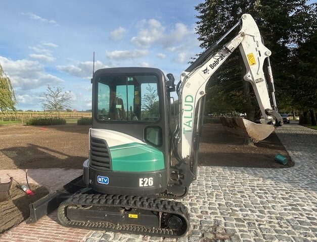 Bobcat E26