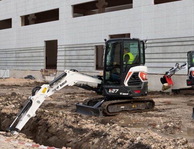 Bobcat E27 minigraver Bobcat Vangaever 03