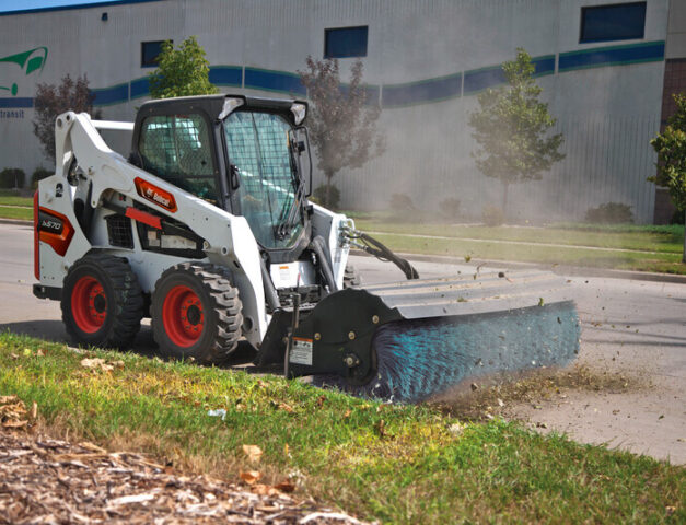 Keerbezem bobcat vangaever 1