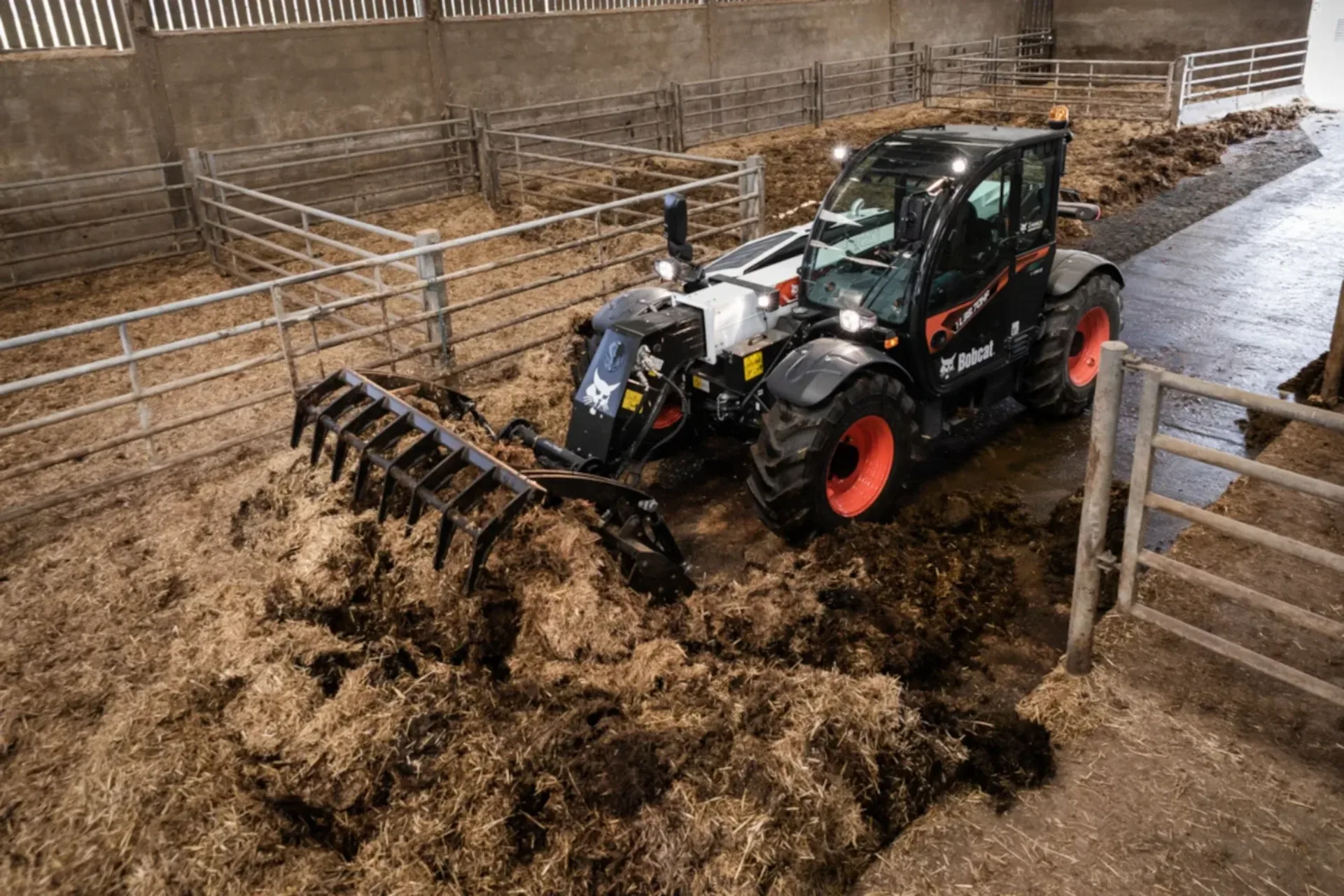 Bobcat TL38 70 HF agri verreiker v drive Bobcat Vangaever 05