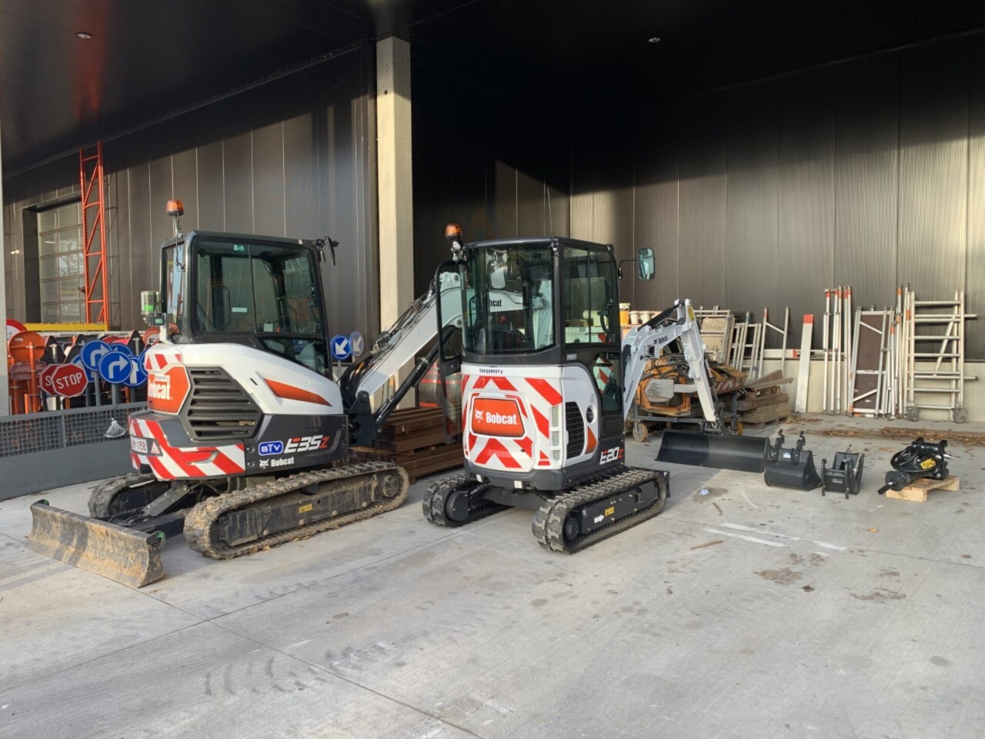 Bobcat e20z voor Stad Halle Bobcat Vangaever 3