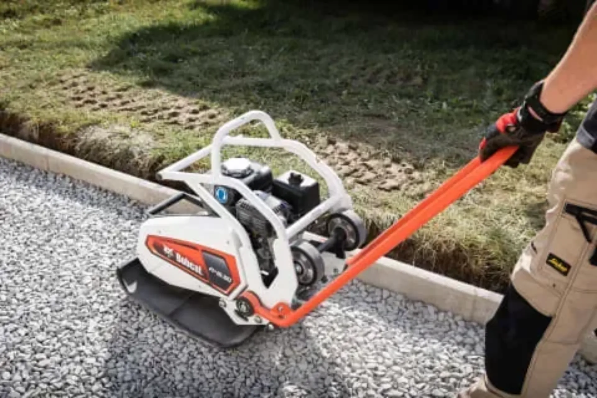Voorwaartse trilplaten Vangaever Bobcat