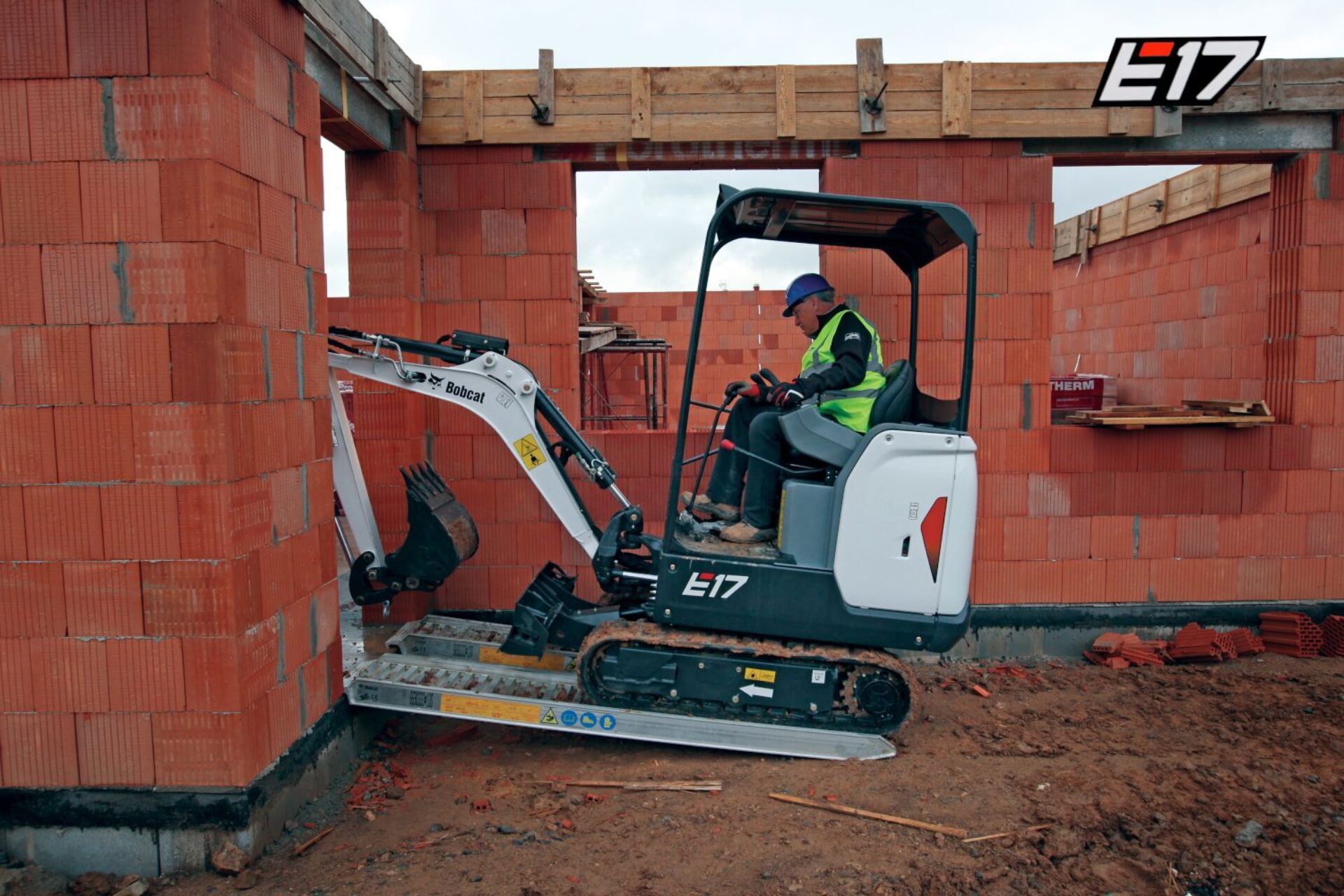 Bobcat e17 bobcat vangaever 001