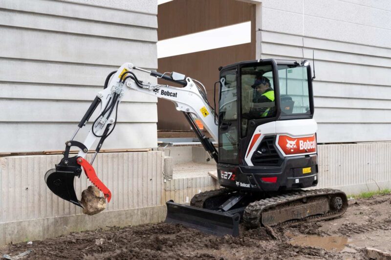 Bobcat E27z minigraver Bobcat Vangaever