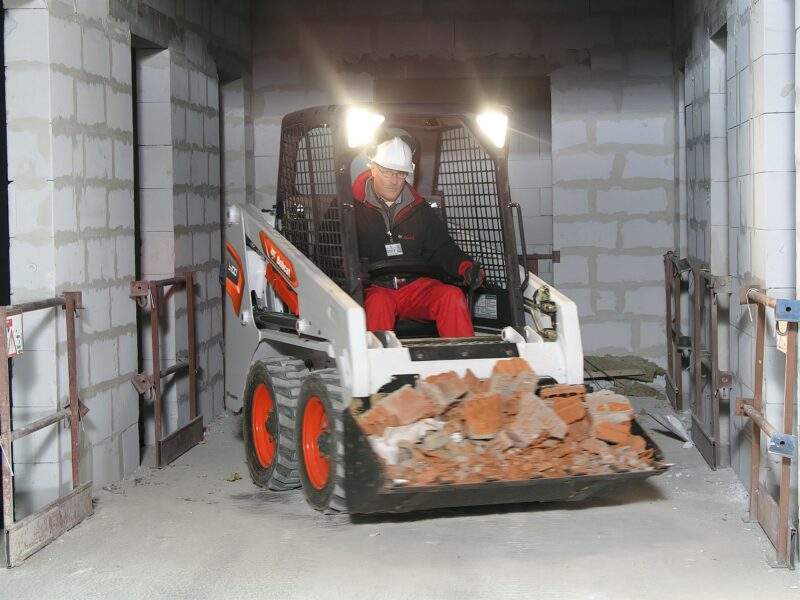 Bobcat s100 schranklader Bobcat Vangaever 2