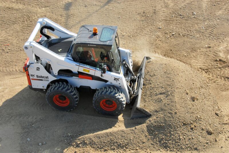 Bobcat s850 schranklader Bobcat Vangaever 3