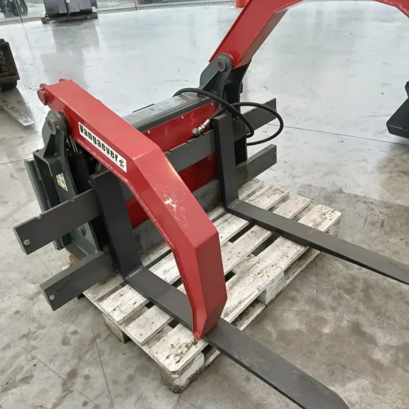 Boomklem bobcat Vangaever 02