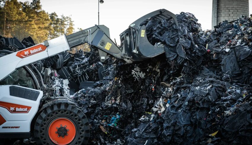 Verreiker recyclage afvalverwerking Bobcat Vangaever 12