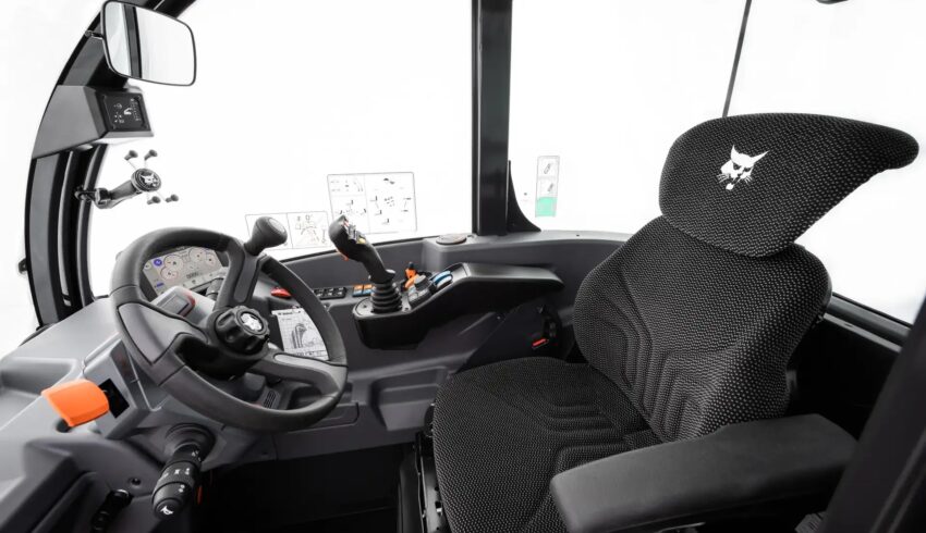 Verreiker recyclage afvalverwerking Bobcat Vangaever 25